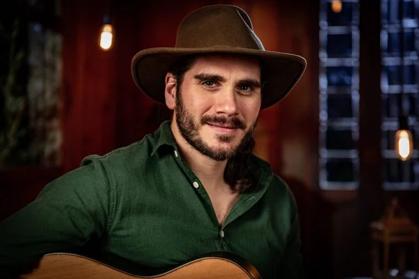 Grammy Latino: Gabriel Sater é indicado com o álbum "Faróis do Sertão"